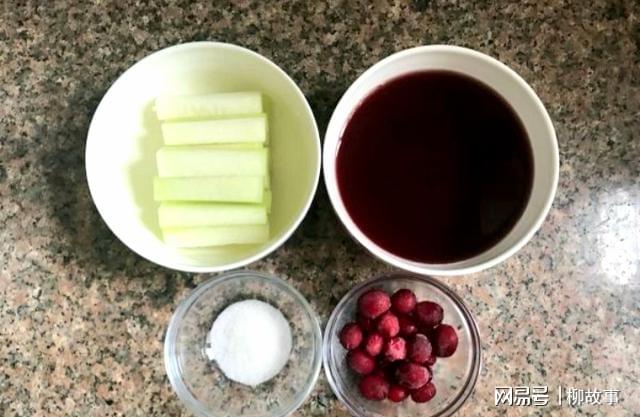 冬瓜的特别做法，与它搭配做出酸甜可口的小甜品，开胃又解腻